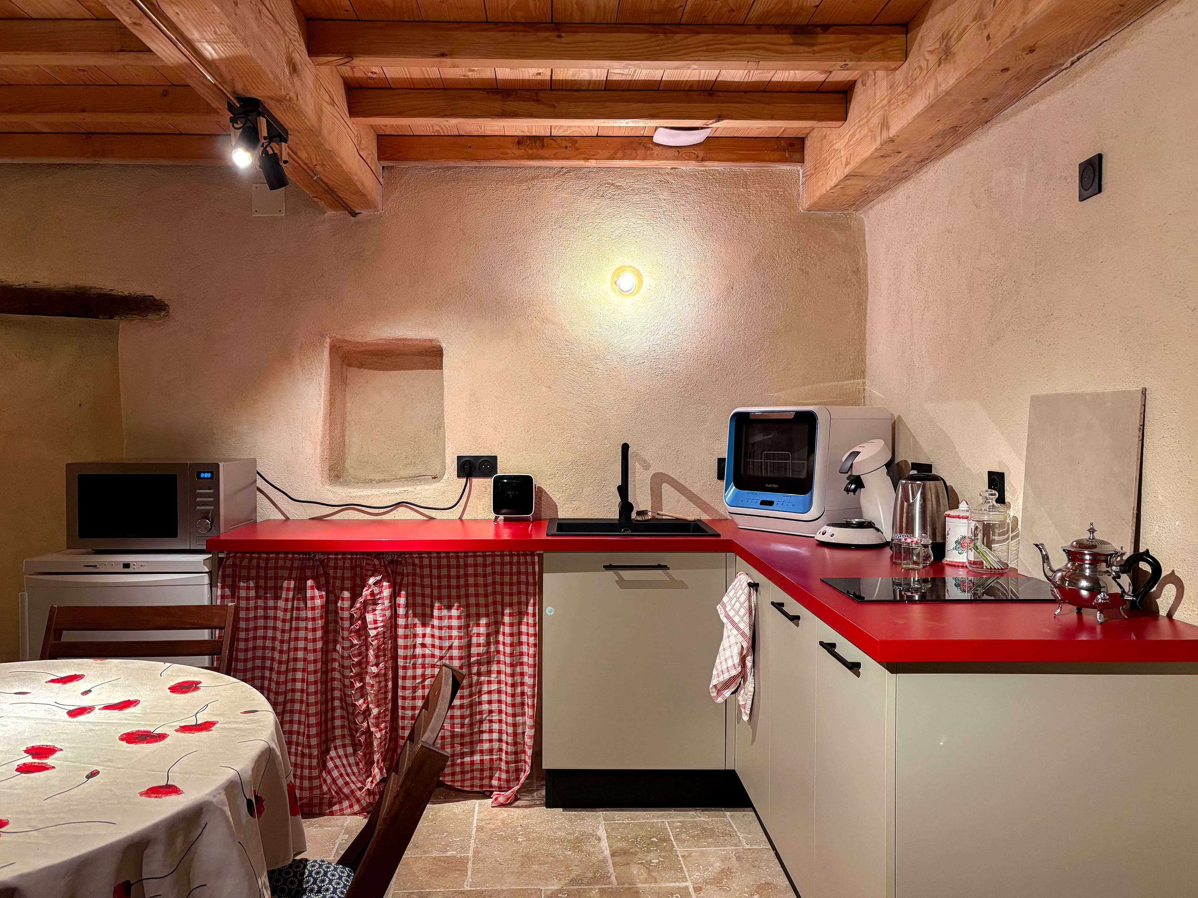 Bebop Studio kitchenette detail