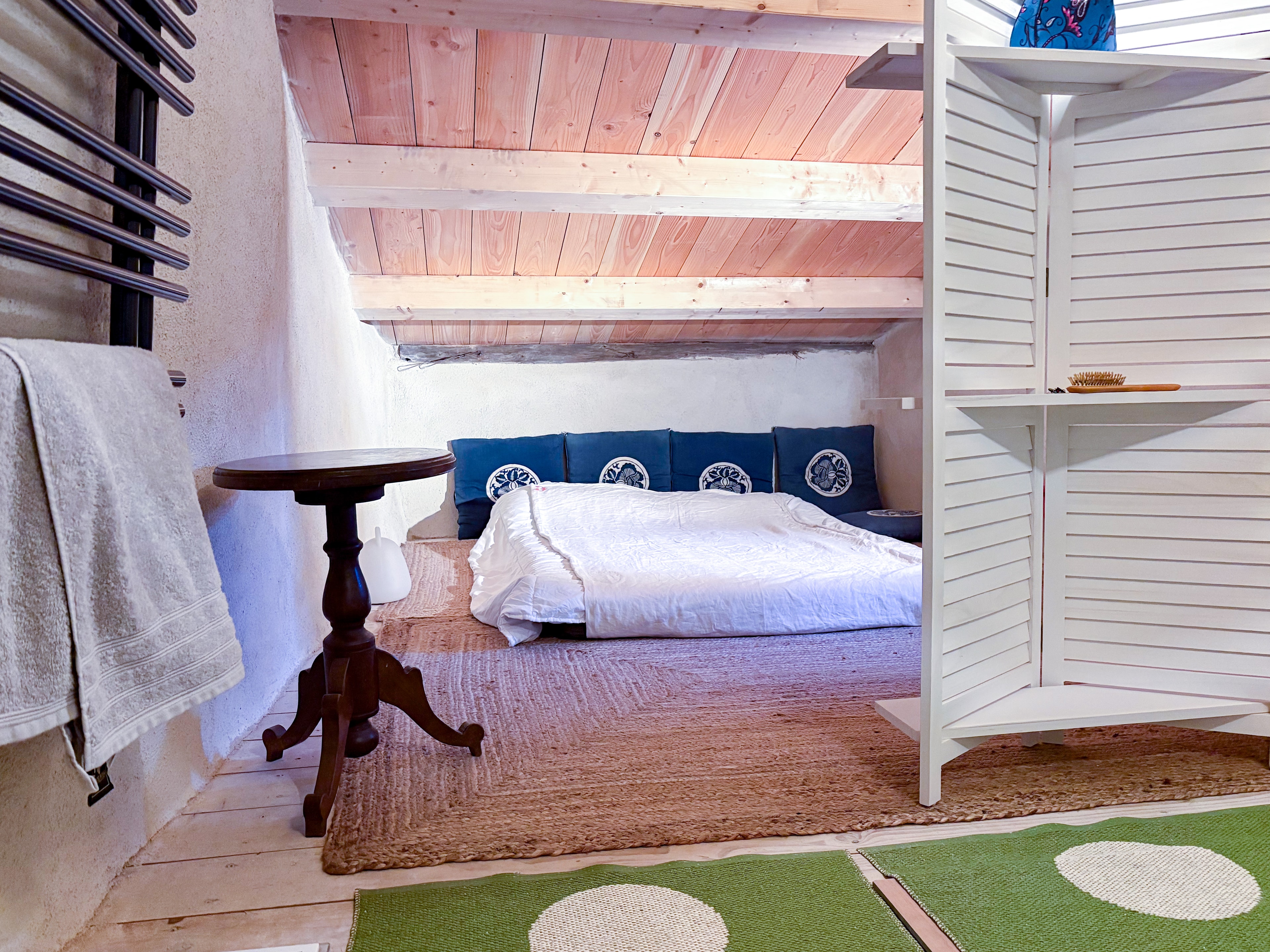 Bathroom Studio Under the Beams