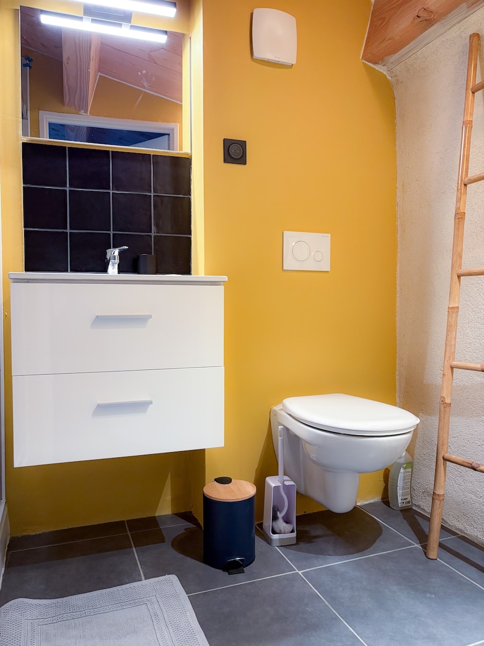 Bebop Studio ensuite bathroom detail
