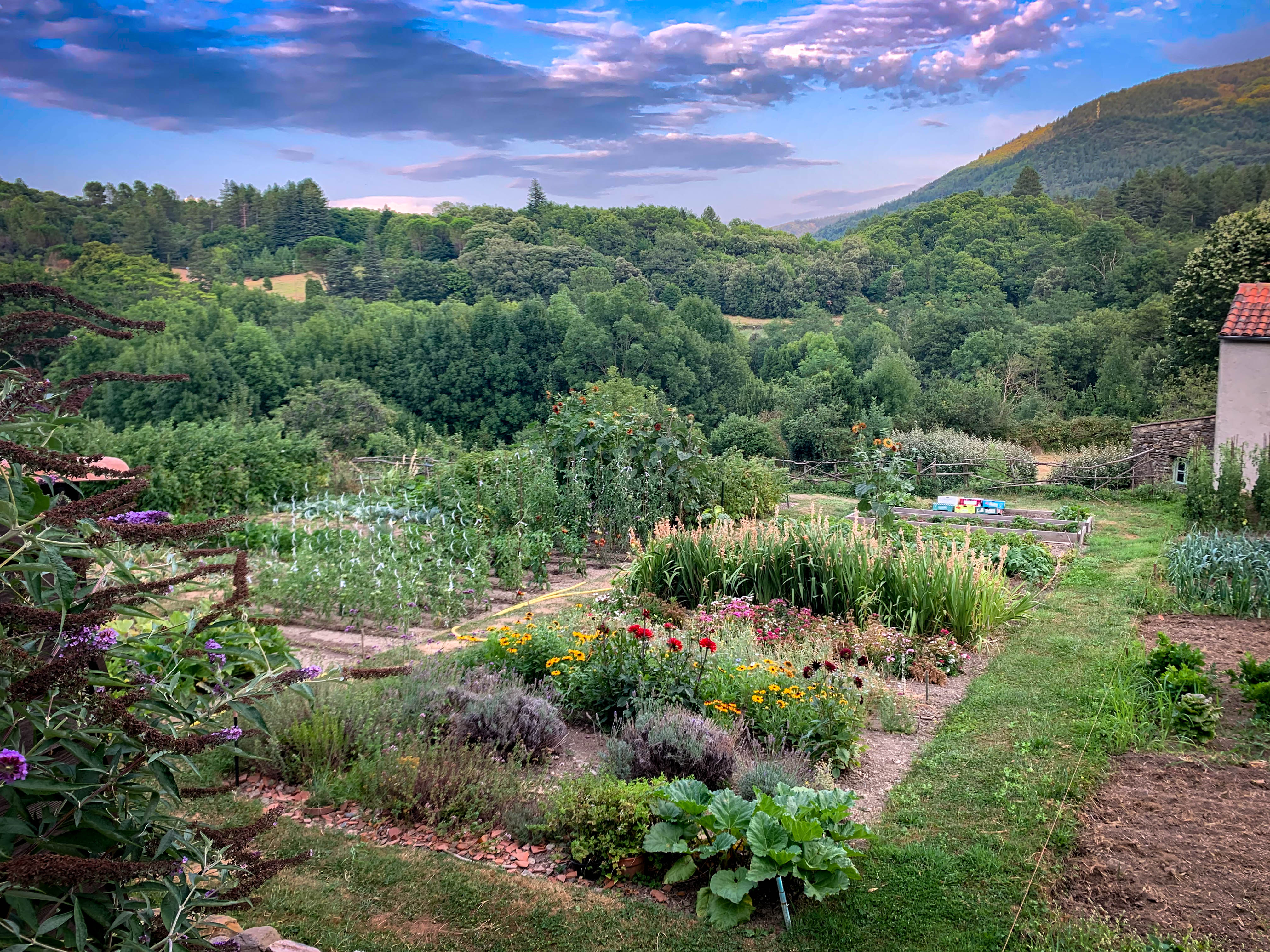 jardins d'Ardouane Vegetable and flower gardens with mountain views